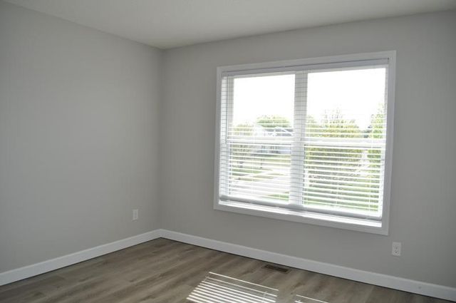 6886 Jewel Avenue S, Cottage Grove, MN 55016
