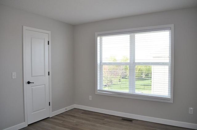 6886 Jewel Avenue S, Cottage Grove, MN 55016
