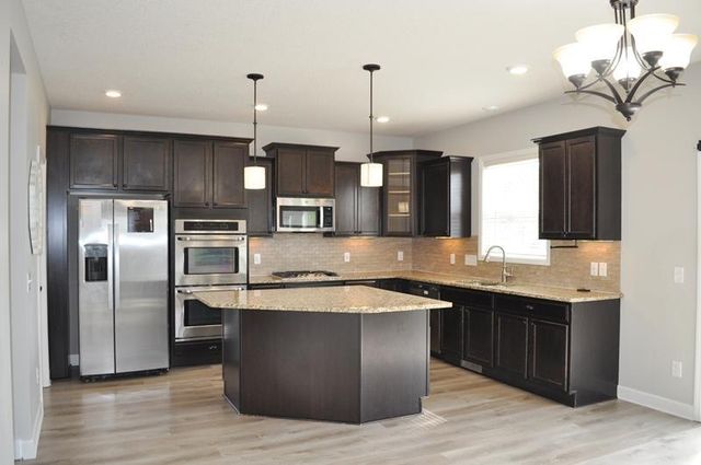 6886 Jewel Avenue S, Cottage Grove, MN 55016