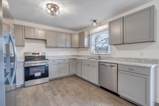 1349 Rainbow Forest DR, Troutville, VA 24175