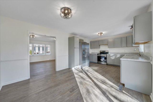 1349 Rainbow Forest DR, Troutville, VA 24175