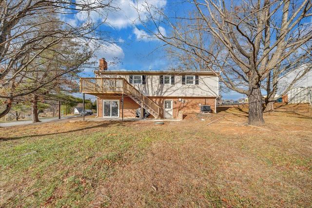 1349 Rainbow Forest DR, Troutville, VA 24175