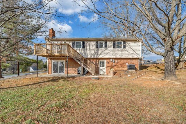 1349 Rainbow Forest DR, Troutville, VA 24175