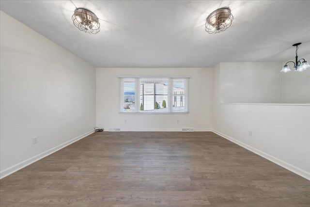 1349 Rainbow Forest DR, Troutville, VA 24175