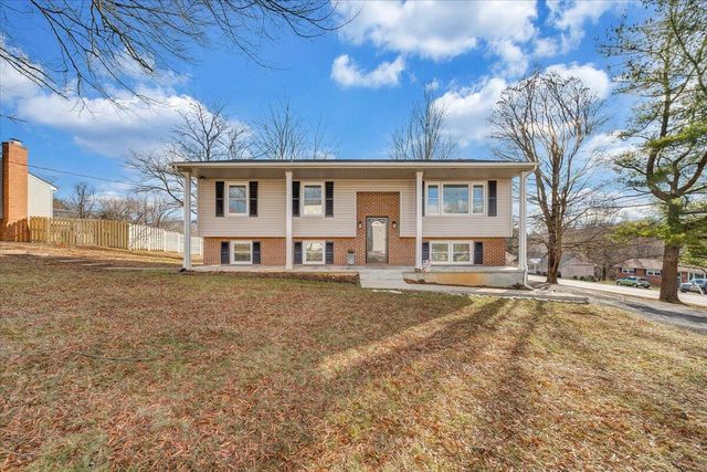1349 Rainbow Forest DR, Troutville, VA 24175
