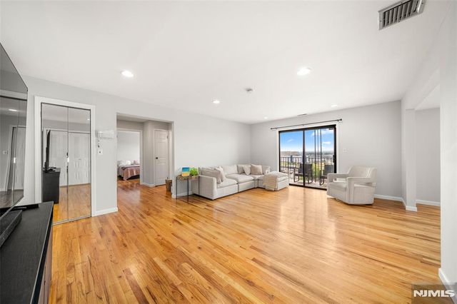 6605 Granton Avenue 3A, North Bergen, NJ 07047