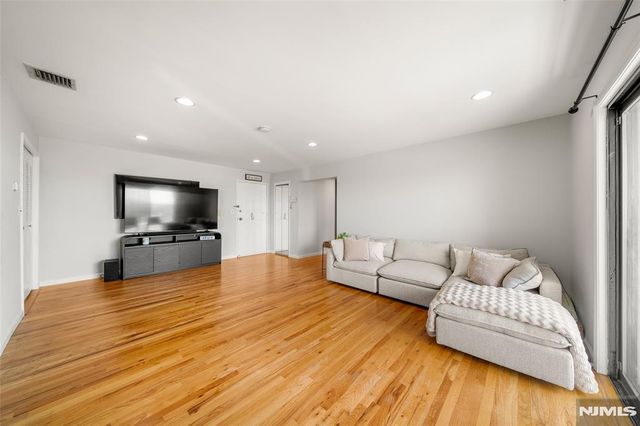 6605 Granton Avenue 3A, North Bergen, NJ 07047