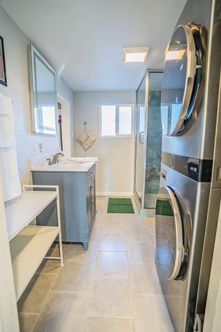 1124 Los Tomases Drive NW, Albuquerque, NM 87102