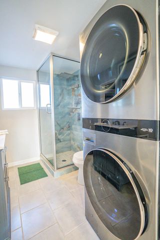 1124 Los Tomases Drive NW, Albuquerque, NM 87102