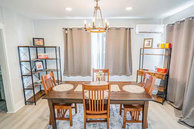 1124 Los Tomases Drive NW, Albuquerque, NM 87102