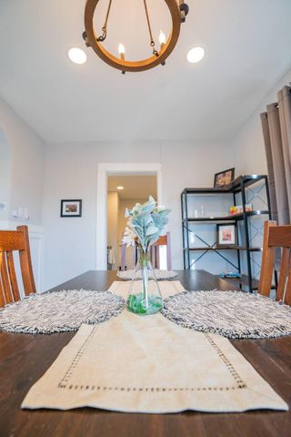 1124 Los Tomases Drive NW, Albuquerque, NM 87102