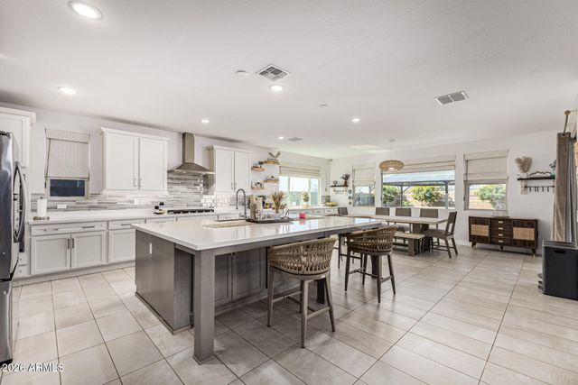 12006 W LUXTON Lane, Avondale, AZ 85323