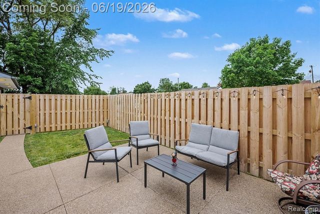 549 Park Drive, Clawson, MI 48017