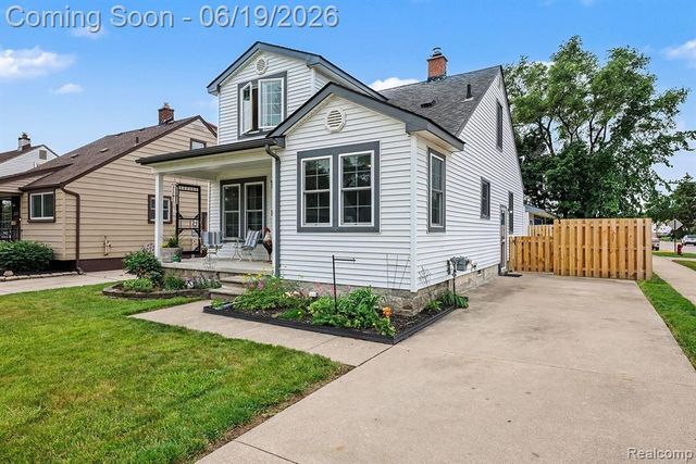 549 Park Drive, Clawson, MI 48017