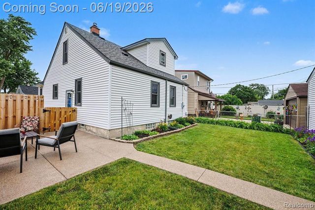 549 Park Drive, Clawson, MI 48017