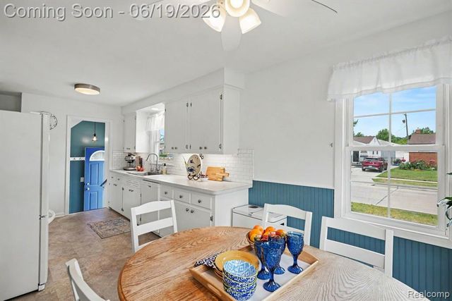 549 Park Drive, Clawson, MI 48017