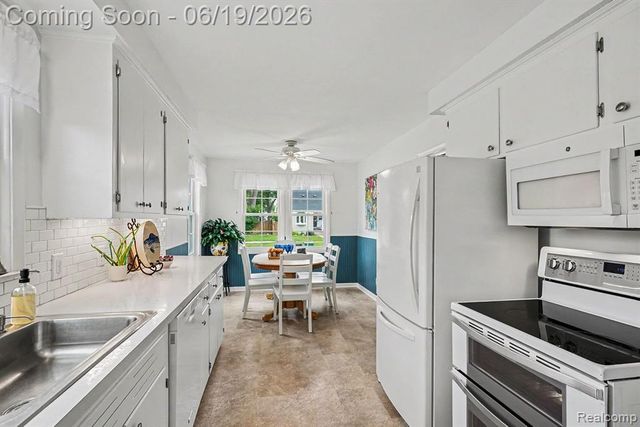 549 Park Drive, Clawson, MI 48017