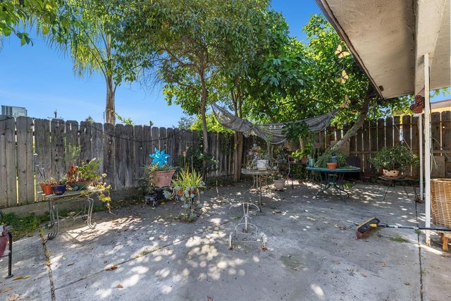 2045 W Simpson, Fresno, CA 93705