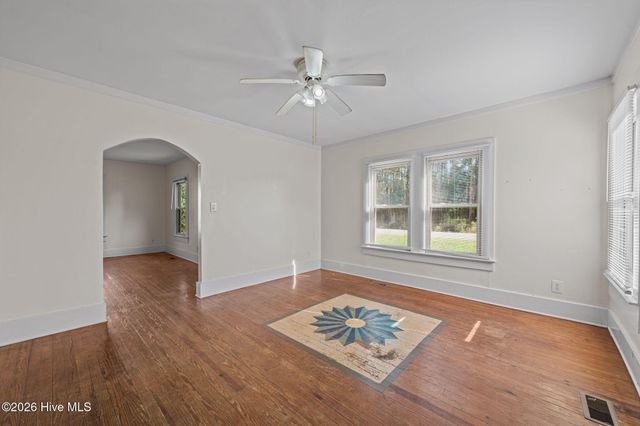 107 N C Street, Bridgeton, NC 28519