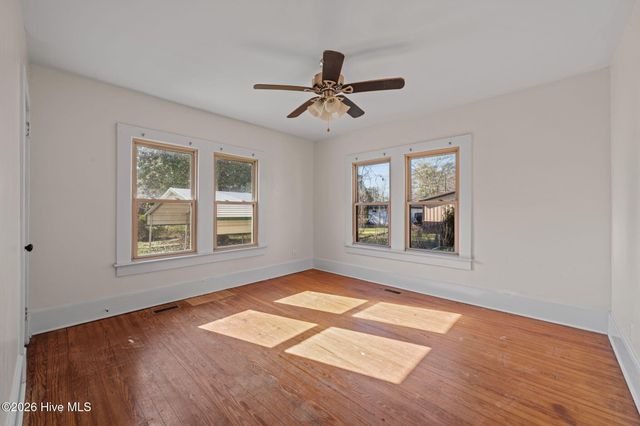 107 N C Street, Bridgeton, NC 28519