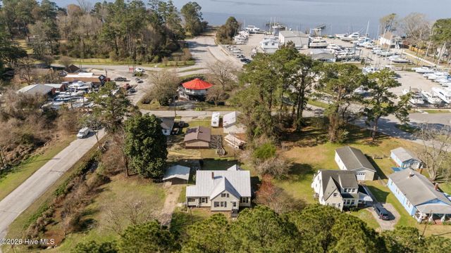 107 N C Street, Bridgeton, NC 28519