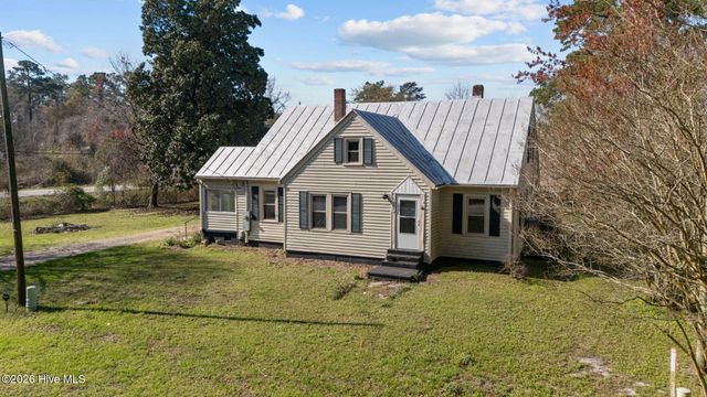 107 N C Street, Bridgeton, NC 28519