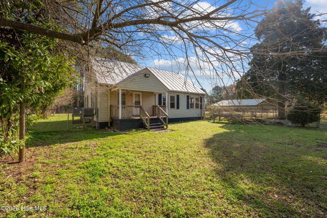 107 N C Street, Bridgeton, NC 28519