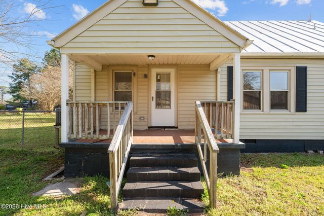 107 N C Street, Bridgeton, NC 28519