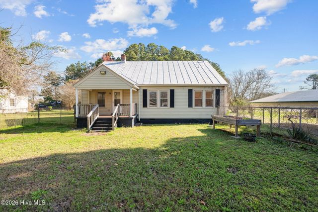 107 N C Street, Bridgeton, NC 28519