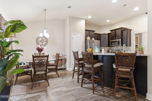 6836 Biddix-evans Road Central, Ocean Springs, MS 39564