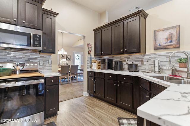 6836 Biddix-evans Road Central, Ocean Springs, MS 39564