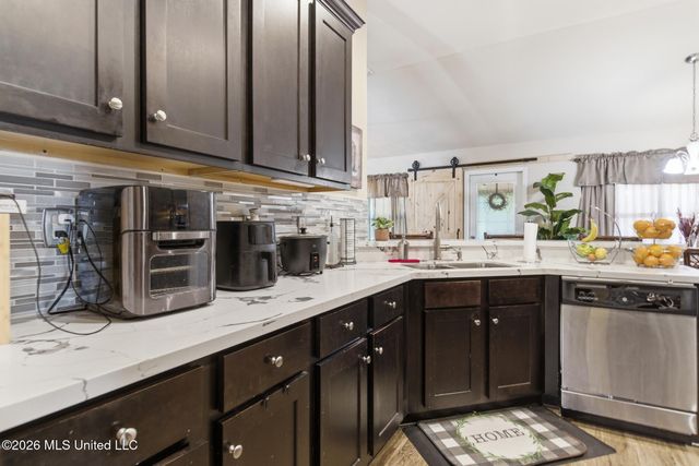 6836 Biddix-evans Road Central, Ocean Springs, MS 39564