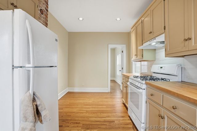 1739 E 13th Place, Tulsa, OK 74104