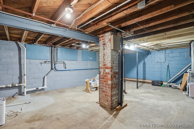 1739 E 13th Place, Tulsa, OK 74104