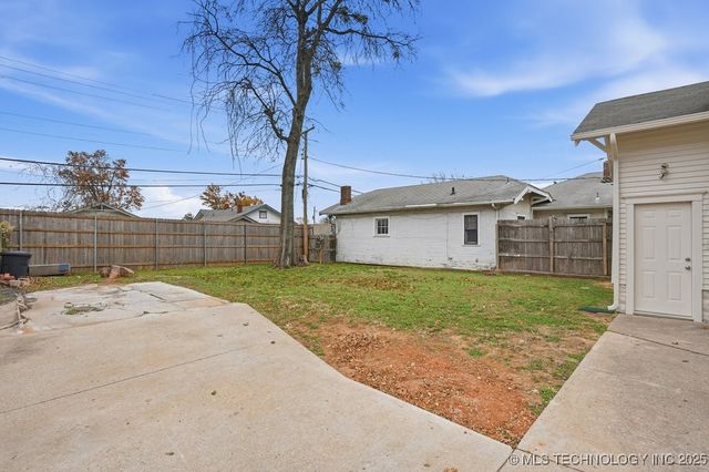 1739 E 13th Place, Tulsa, OK 74104