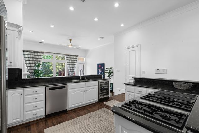 4111 Buena Vista Street, Dallas, TX 75204