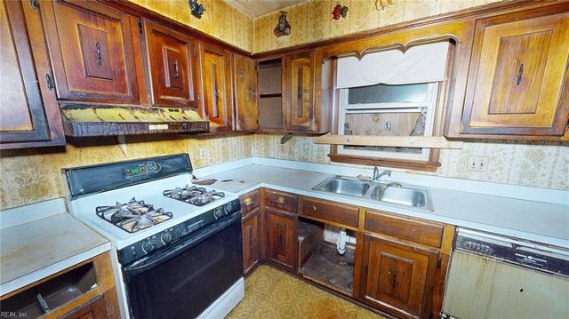 1231 Darren DR, Portsmouth, VA 23701