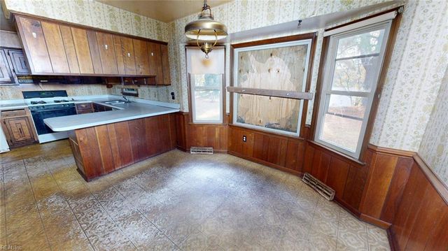 1231 Darren DR, Portsmouth, VA 23701