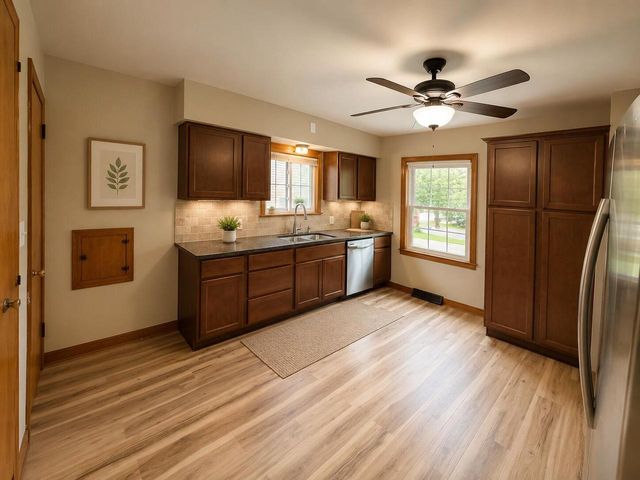 3124 S 40th STREET, Milwaukee, WI 53215