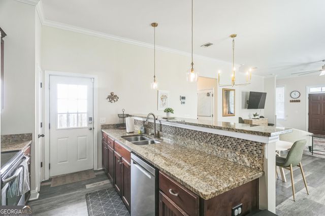 309 E 41st Street, Savannah, GA 31401