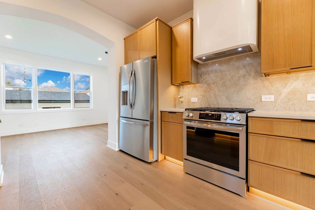 5721 S Newcastle Avenue, Chicago, IL 60638