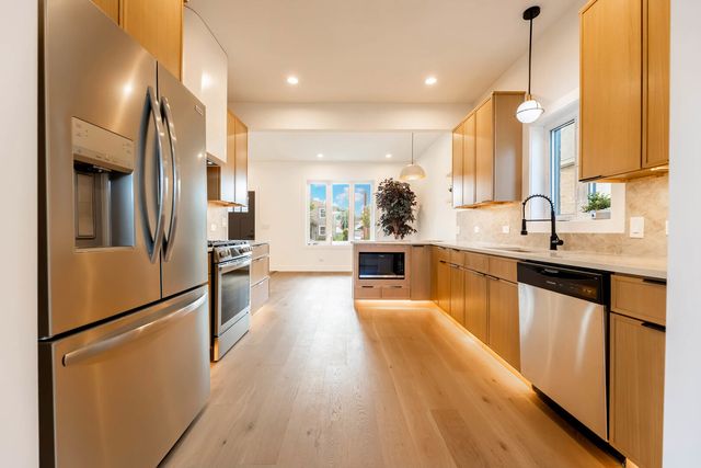 5721 S Newcastle Avenue, Chicago, IL 60638