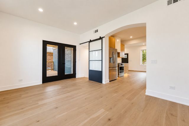 5721 S Newcastle Avenue, Chicago, IL 60638