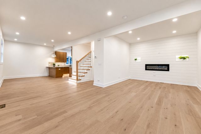 5721 S Newcastle Avenue, Chicago, IL 60638
