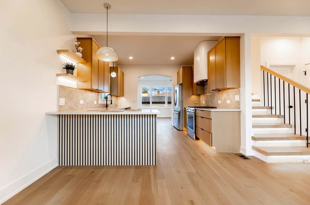 5721 S Newcastle Avenue, Chicago, IL 60638