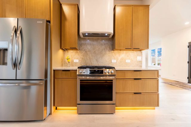 5721 S Newcastle Avenue, Chicago, IL 60638