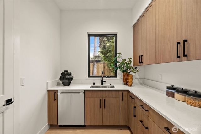 15019 SE 16th Street, Bellevue, WA 98007