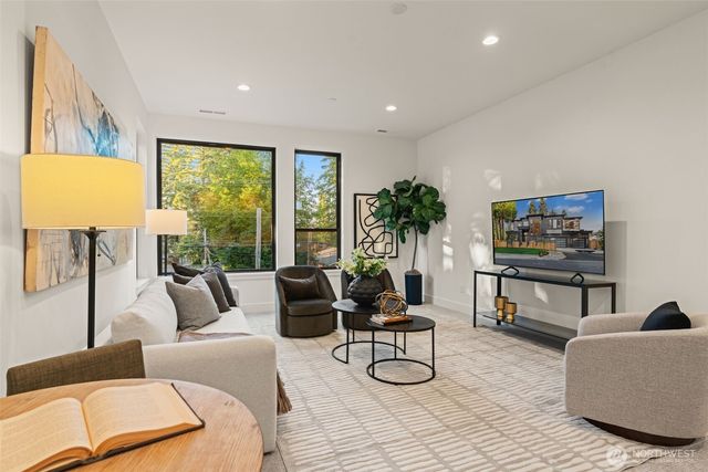15019 SE 16th Street, Bellevue, WA 98007
