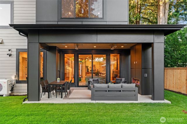 15019 SE 16th Street, Bellevue, WA 98007