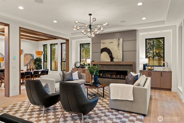 15019 SE 16th Street, Bellevue, WA 98007